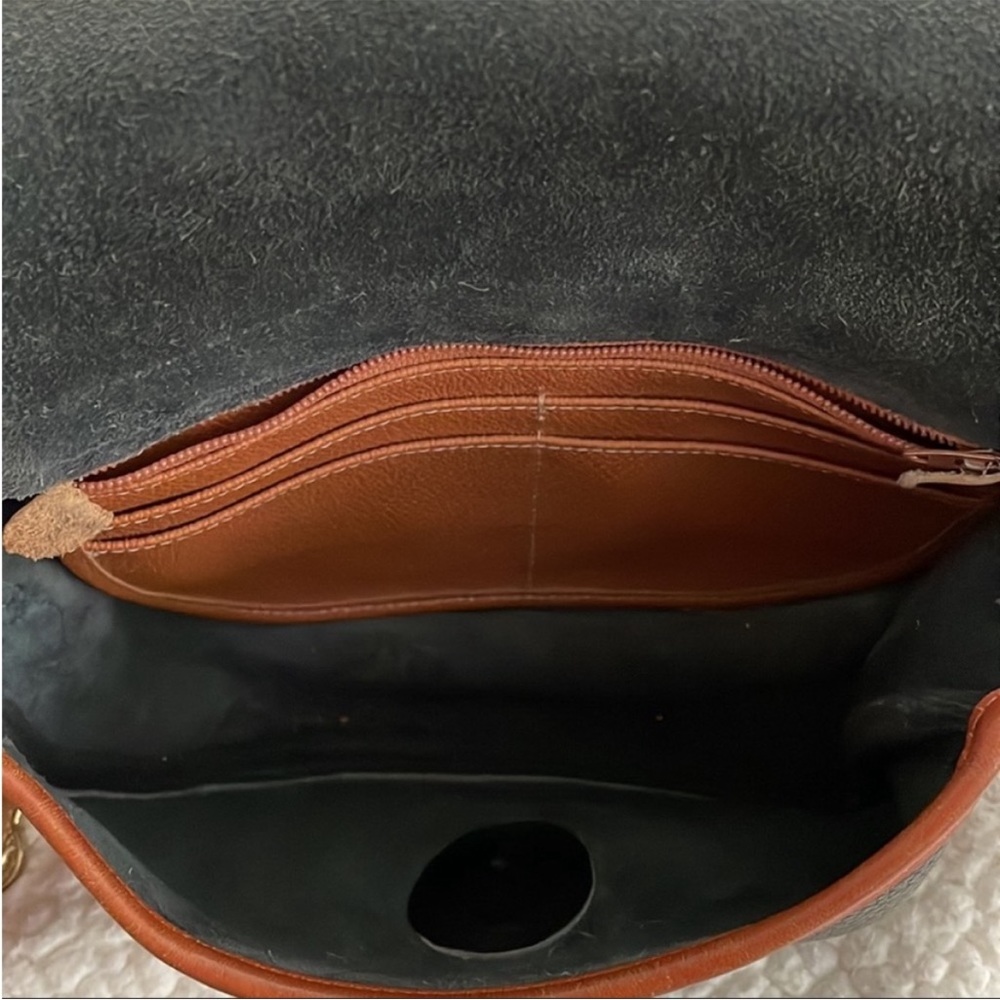 Authentic Dooney & Bouke crossbody bag - Picture 5 of 10
